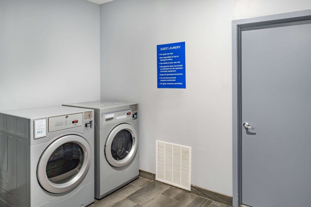 Days Inn Suites By Wyndham Horn Lake Graceland Area 21/29