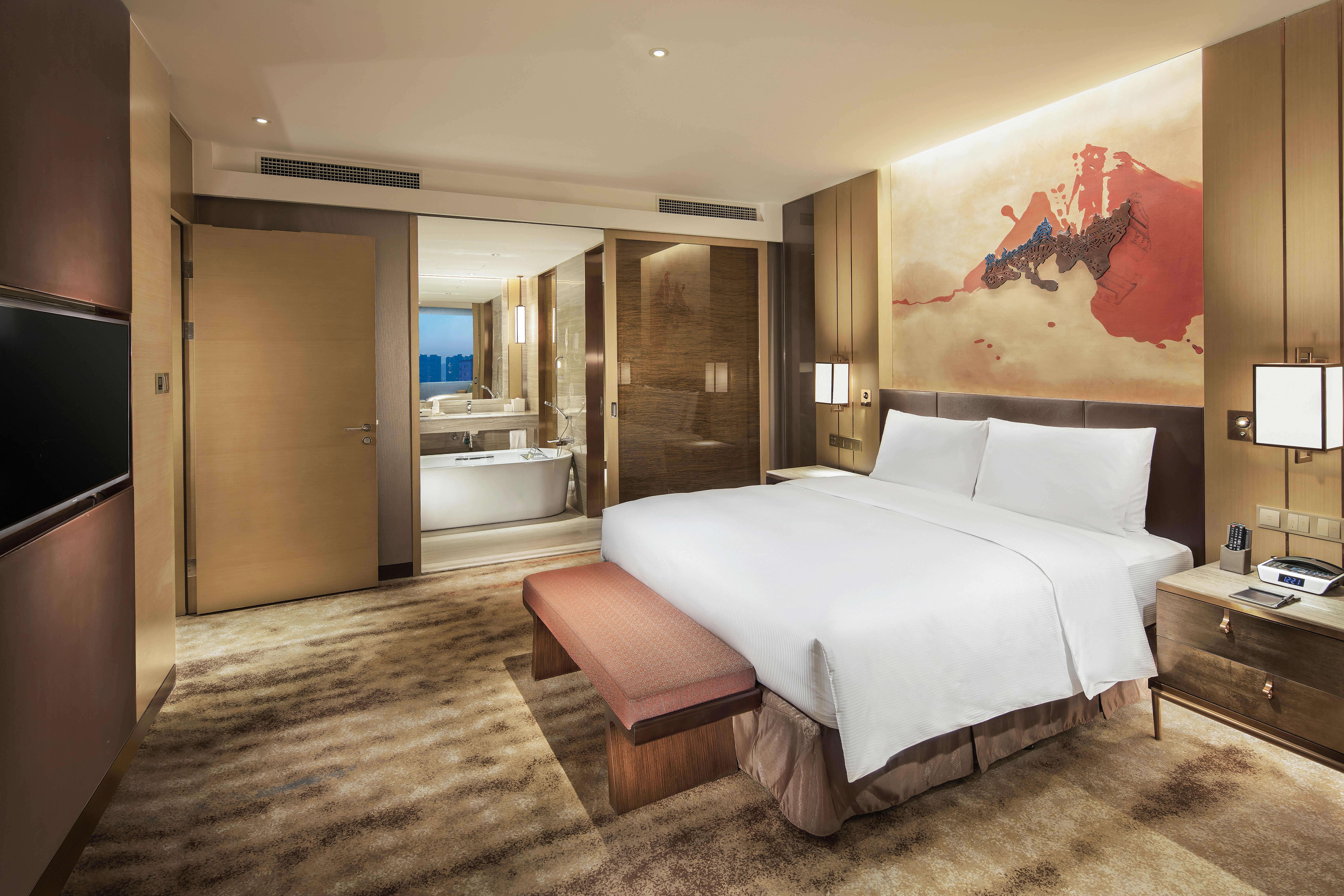 1 BEDROOM, SUITE, KING BED