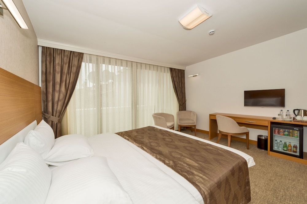 MIEN SUITES 7/29
