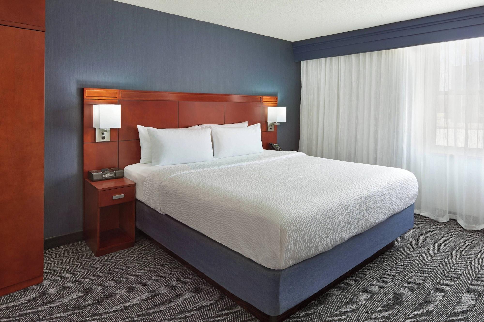 1 Bedroom, Suite, Kitchenette
