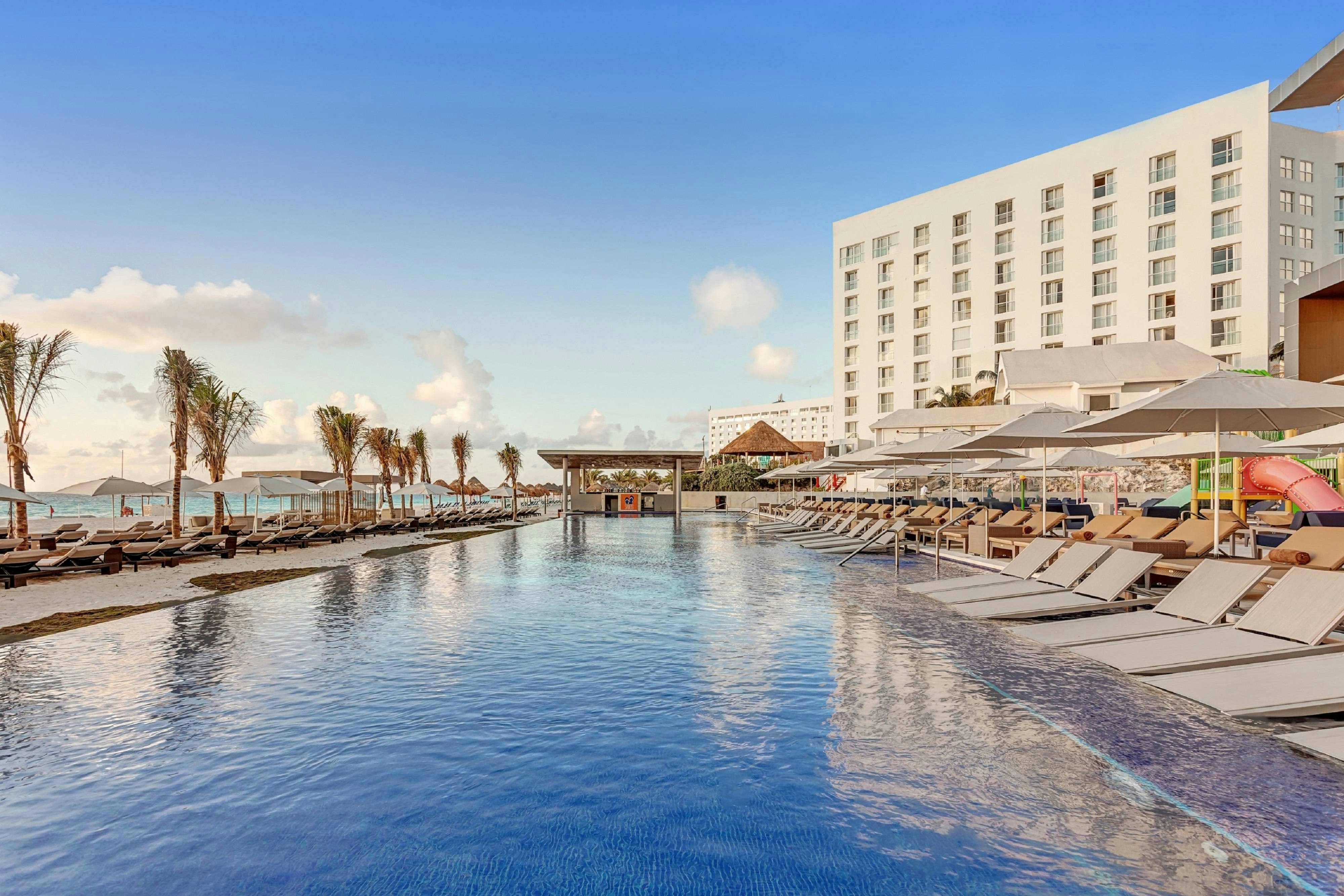 Royalton CHIC Cancun, An Autograph Collection (ex Royalton Cancun) 69/71
