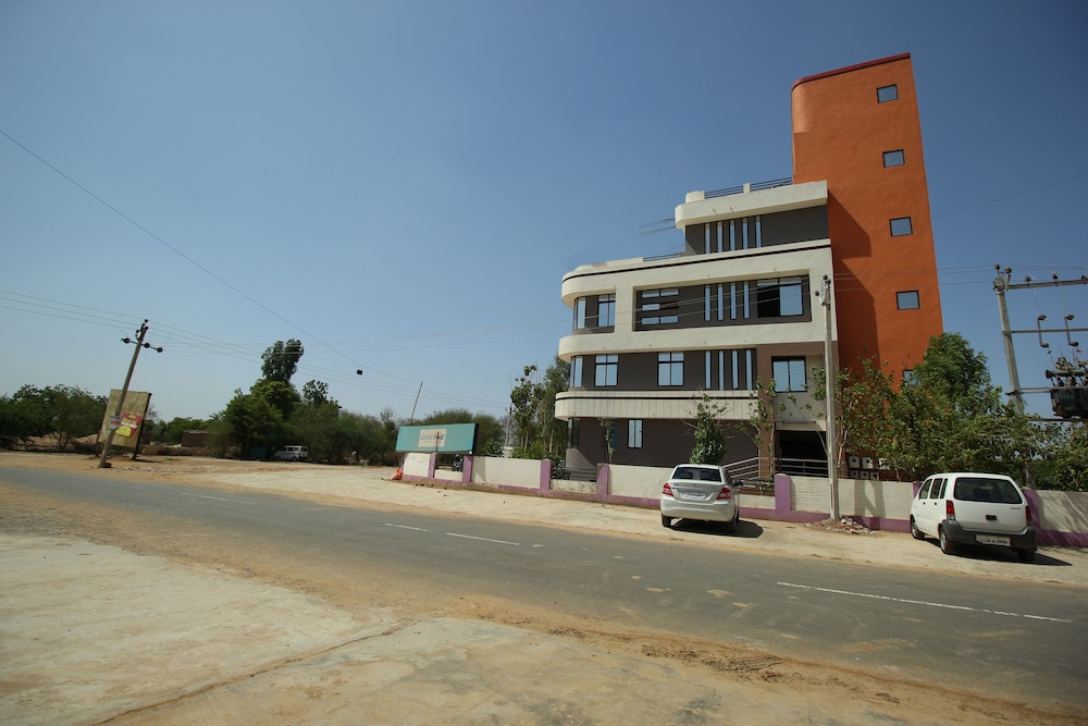 Oyo 5584 Hotel Siddharth Inn 3/23