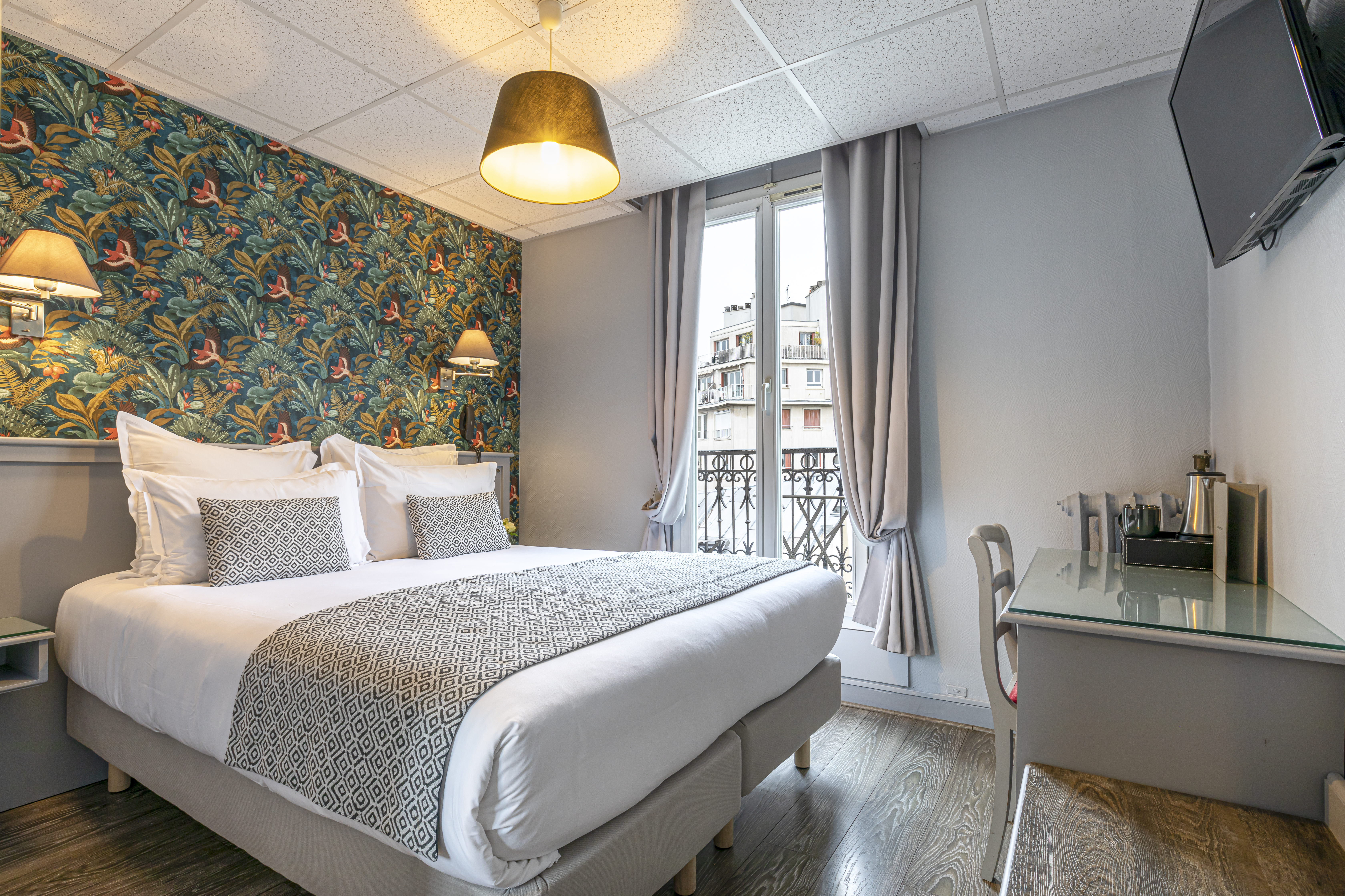 ROOM, DOUBLE OR TWIN BED, EIFFEL VIEW