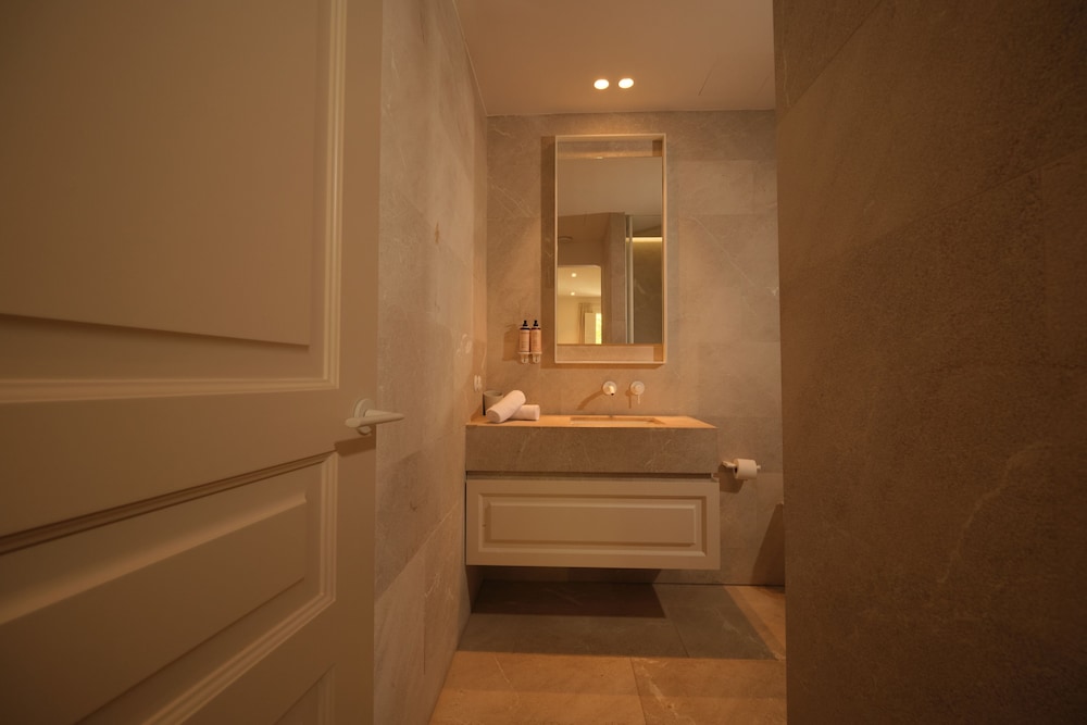 The Boc Suites 24/50