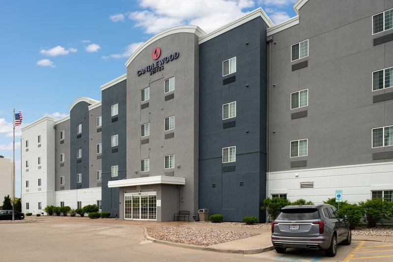Candlewood Suites Kansas City Northeast 68/73
