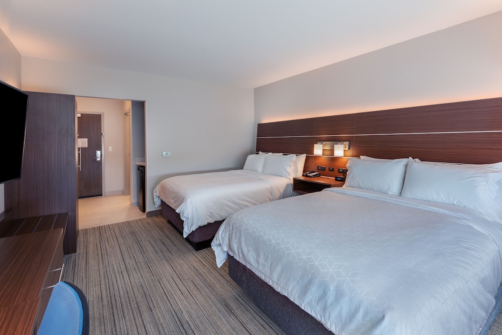 Holiday Inn Express & Suites Parsons 21/39