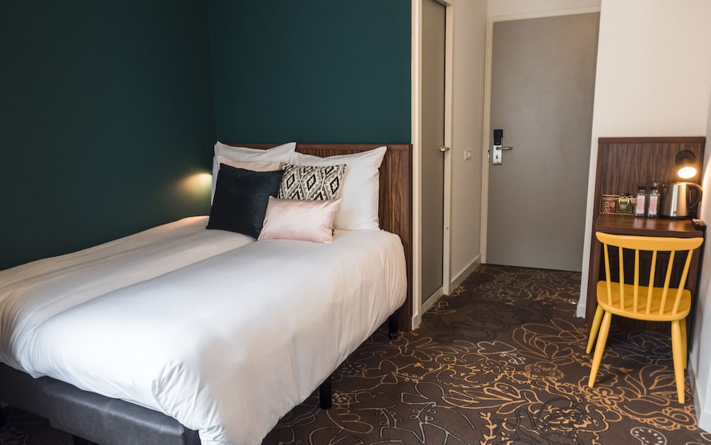 Linden Hotel 9/47