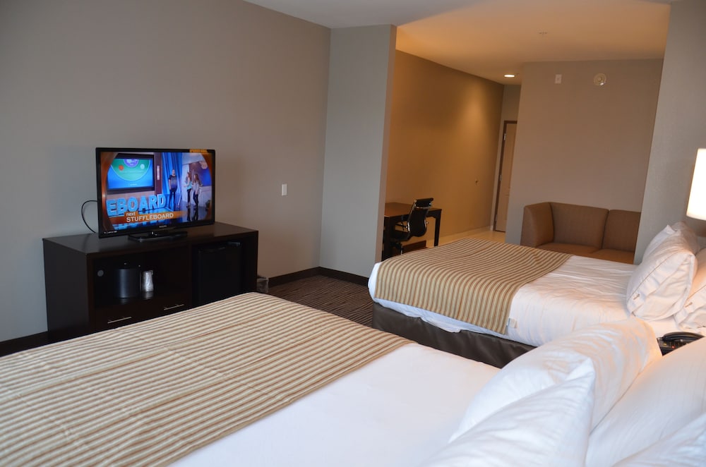 Standard, 2 Queen Beds, Extra Floor Space