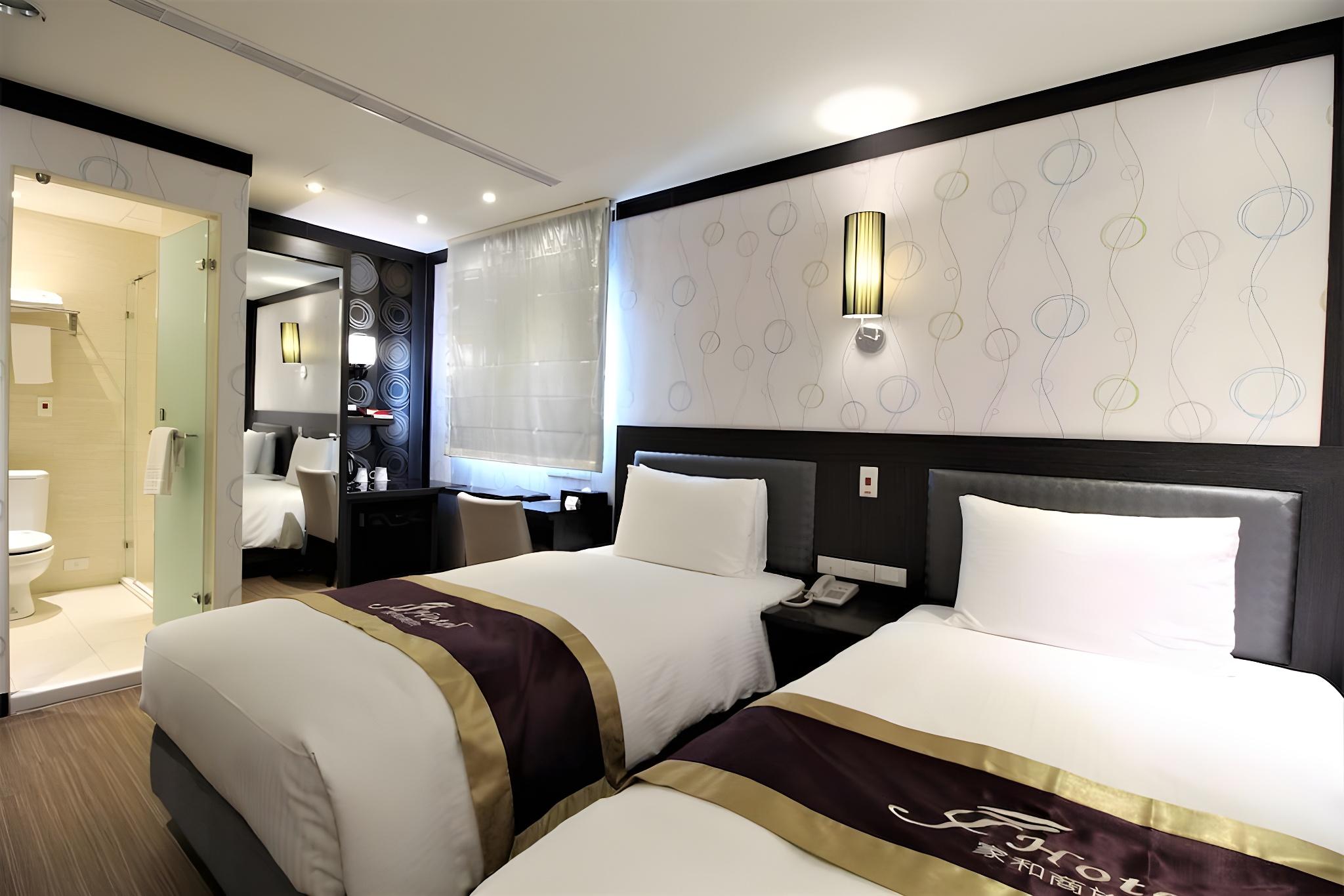 DELUXE, TWIN BEDS