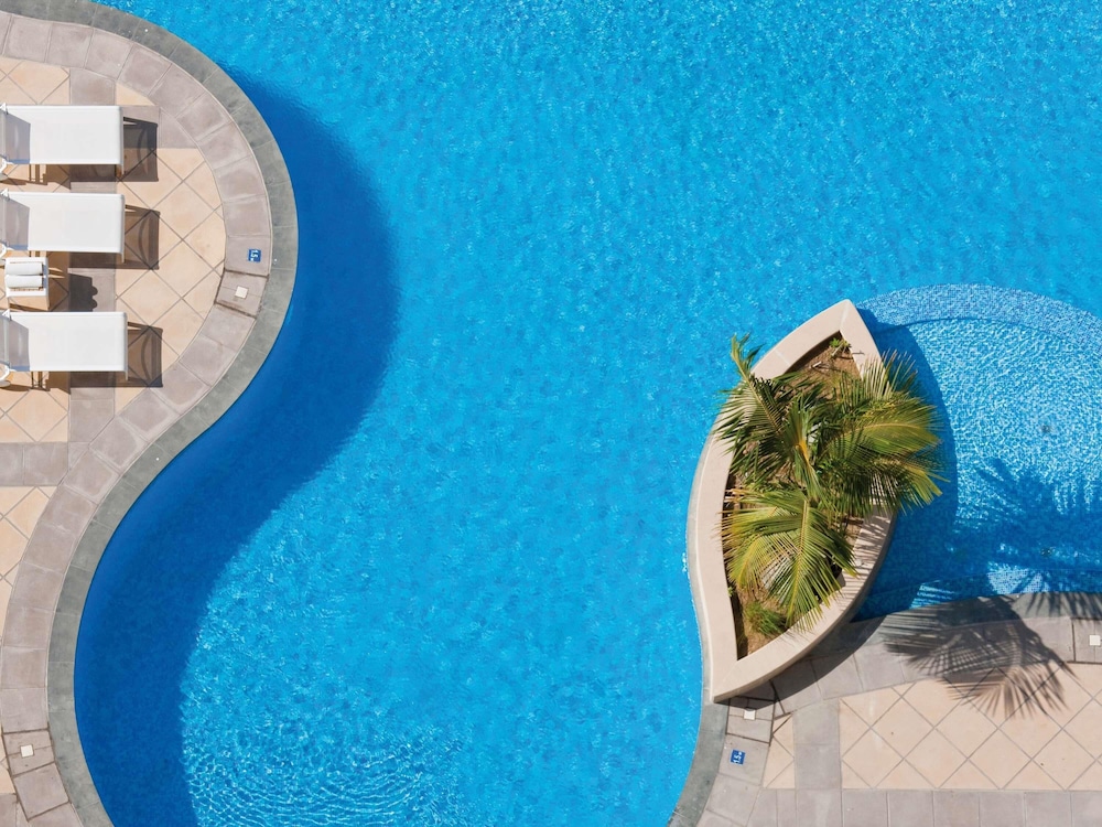 Movenpick Hotel Jumeirah Beach 64/66