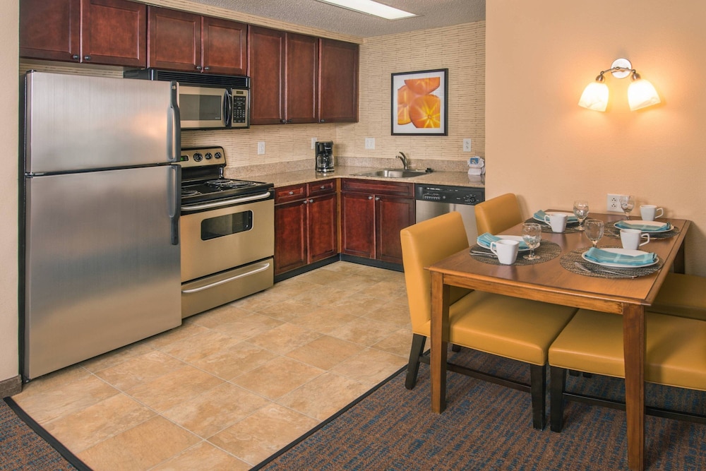 Residence Inn By Marriott Chesapeake Greenbrier 36/54