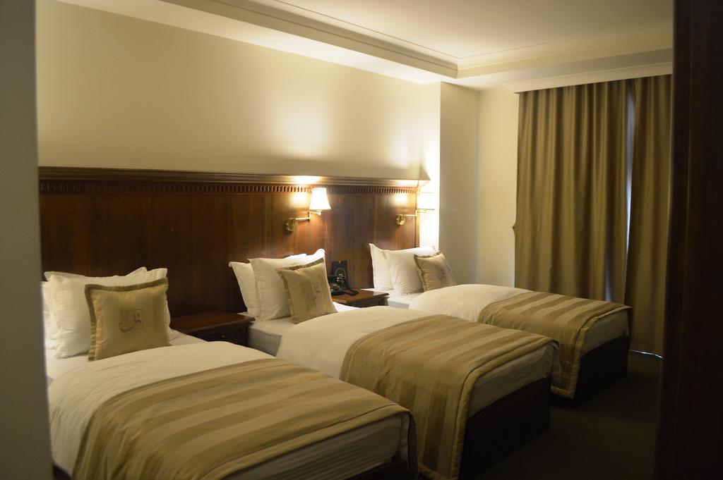 Garden Hotel Pristina 4/18