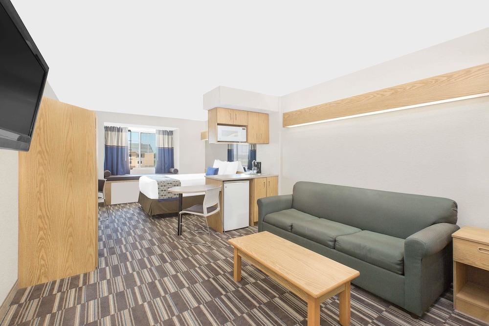 Microtel Inn Suites Ames 27/38