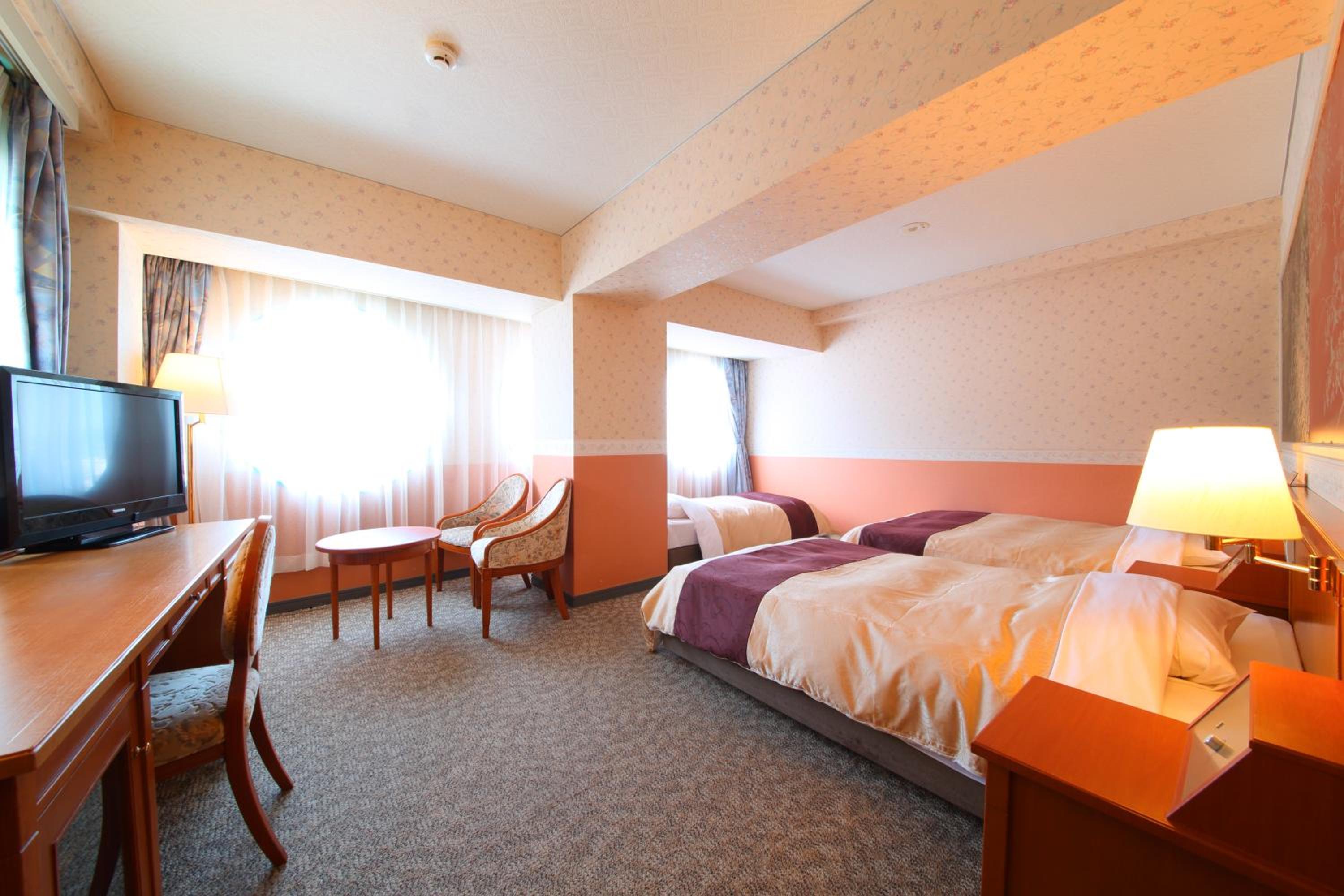 Room, Triple