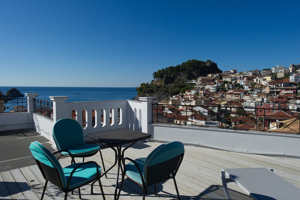 SAN NECTARIOS HOTEL 37/50