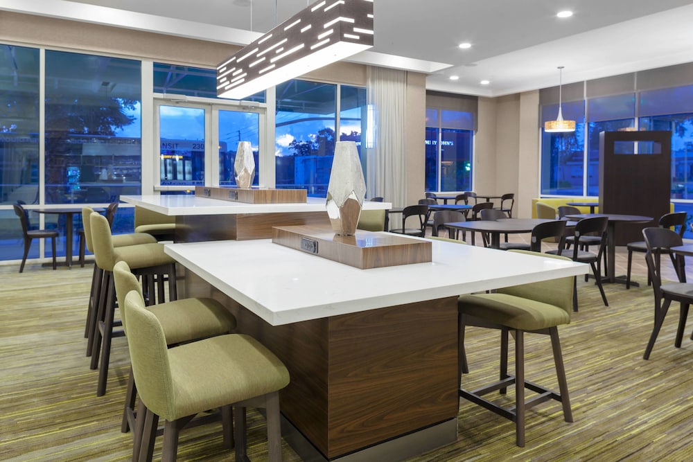 Courtyard By Marriott Deland Historic Downtown 37/47