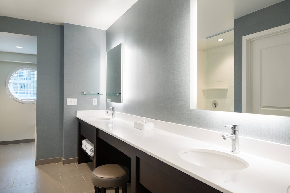 Residence Inn Chicago Downtown Loop 14/82