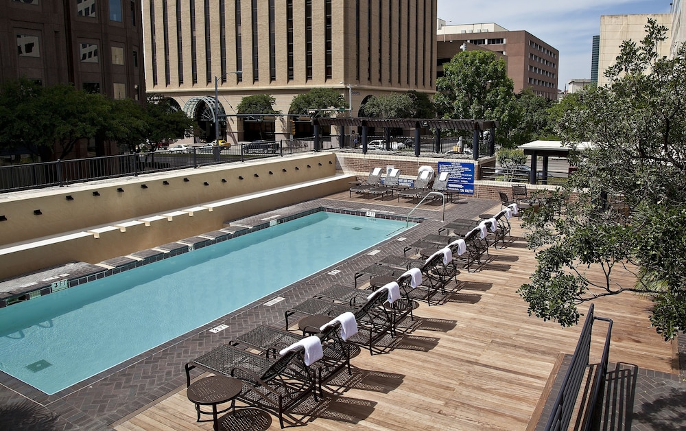 DoubleTree Suites by Hilton Austin Downtown Capitol in AUSTIN - TX