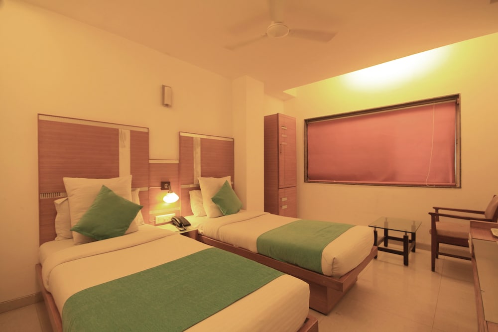 Capital O 891 Hotel Kadamb Inn 17/61
