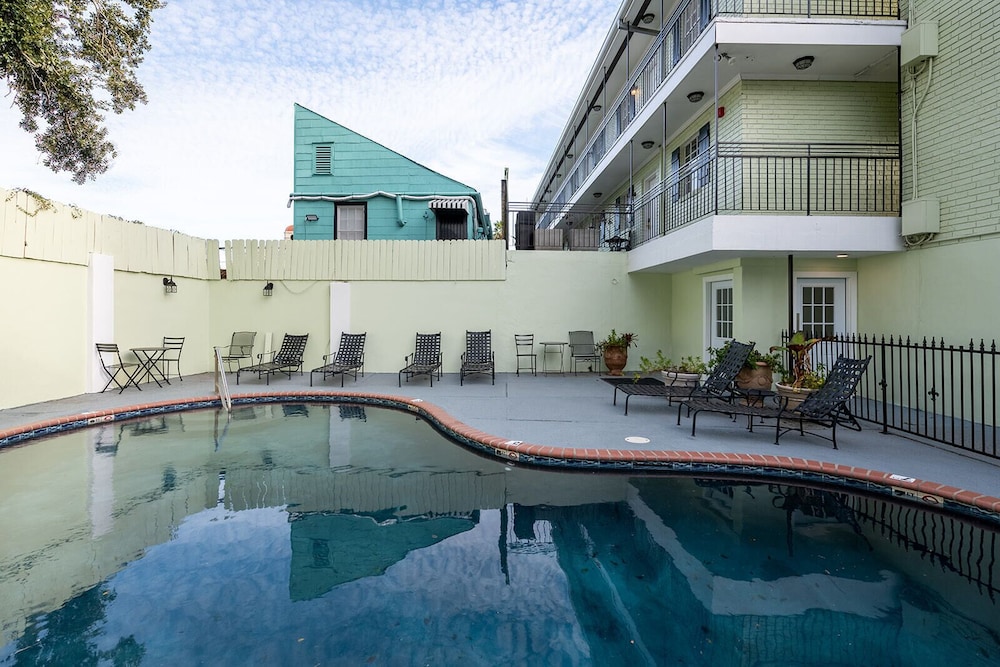 French Quarter Suites Hotel 7/55