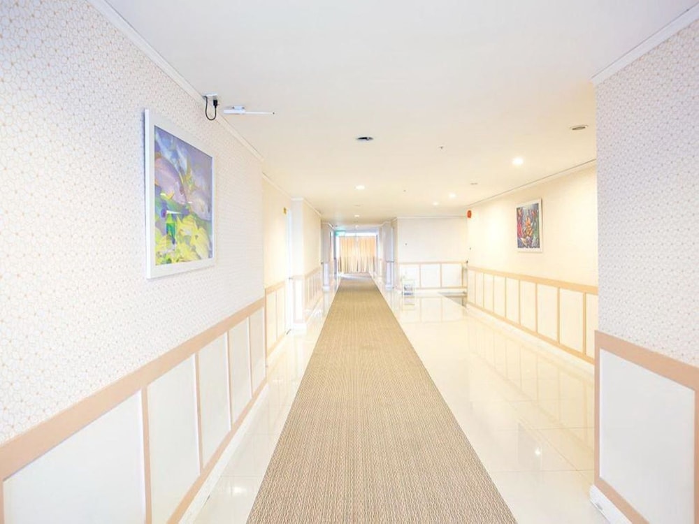 Bay Hotel Srinakarin 43/55