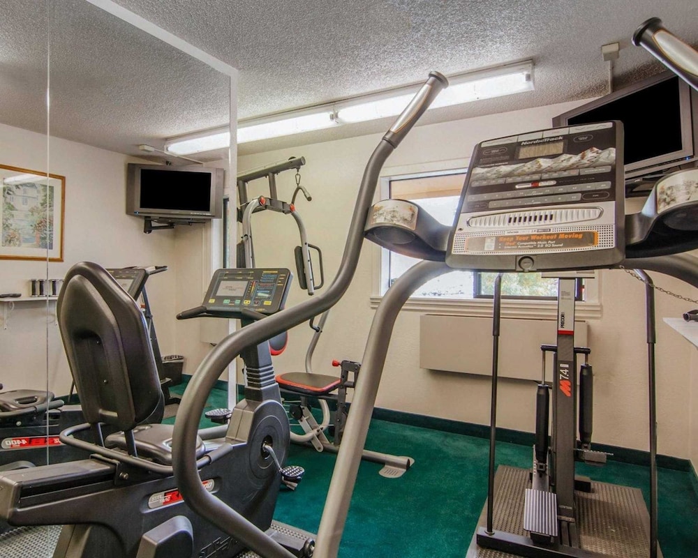Quality Inn and Suites Medford Airport 26/51