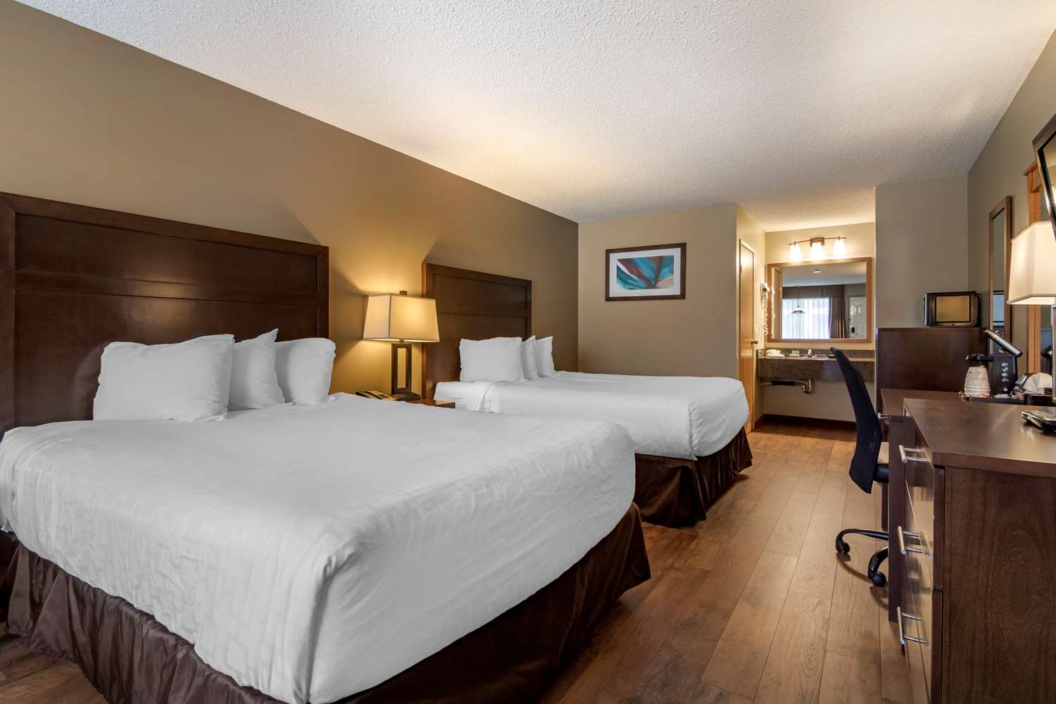 Surestay Plus Hotel By Best Western Salmon Arm 8/32
