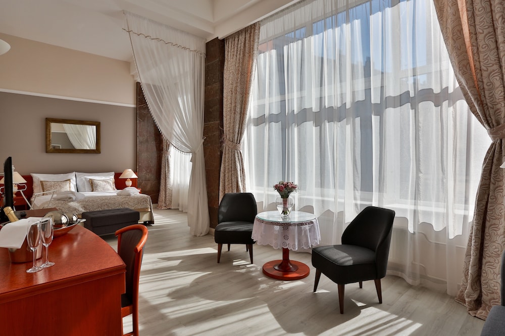 Belvedere Hotel 45/71