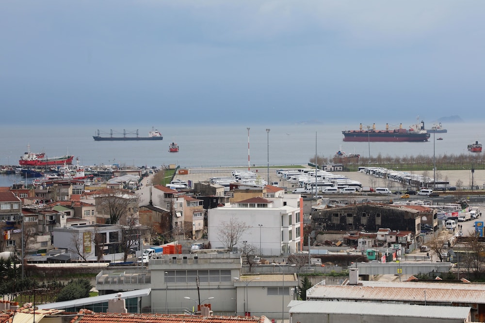 Avrasya Port Hotel 32/40