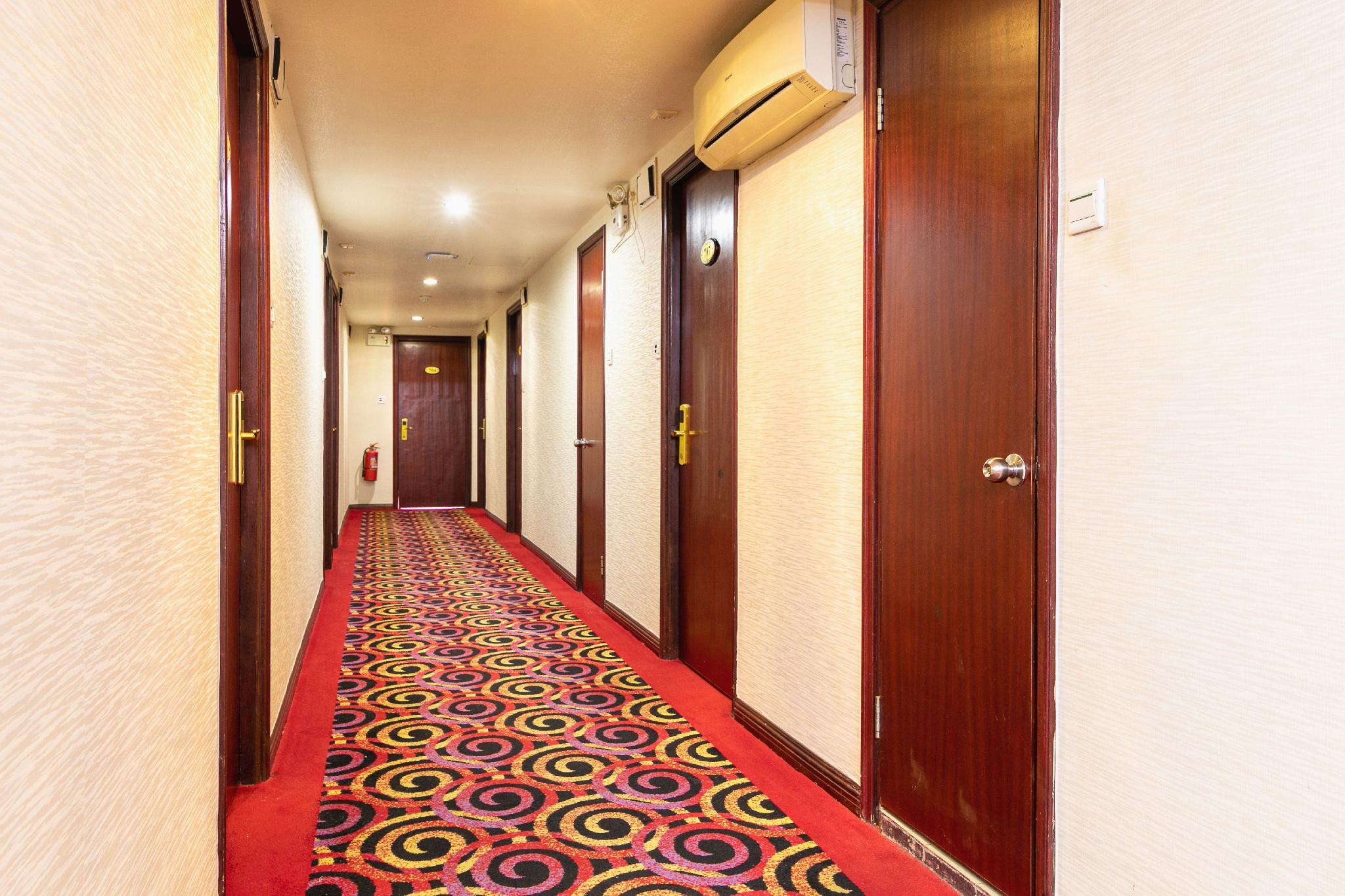 East Asia Hotel 25/32