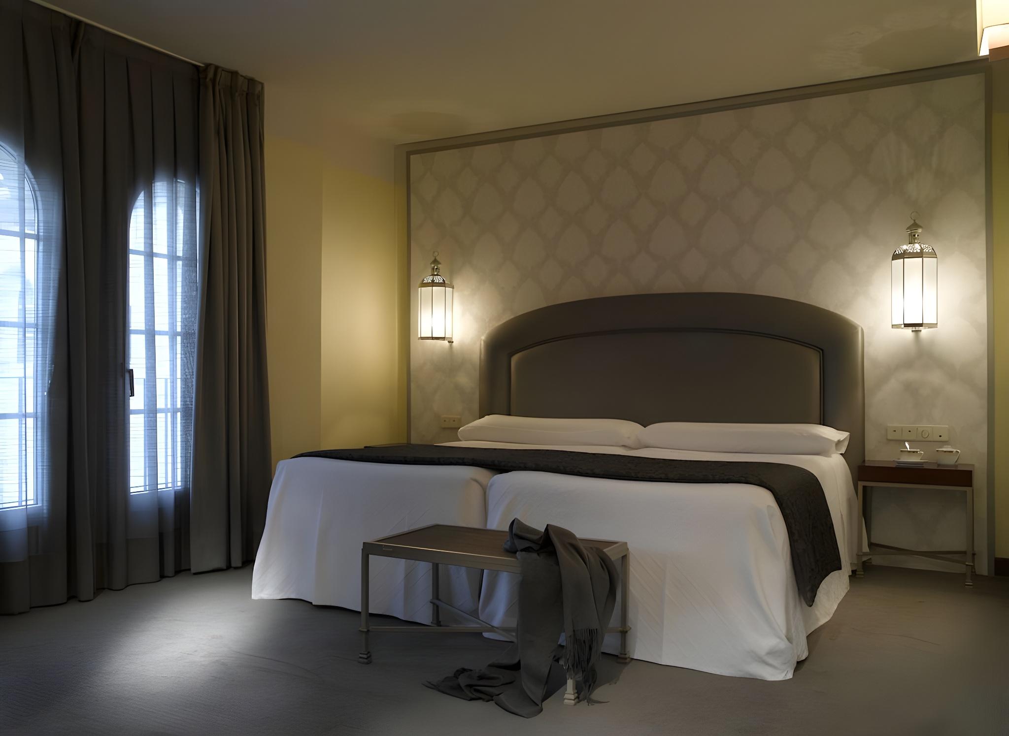 Standard, Twin Beds