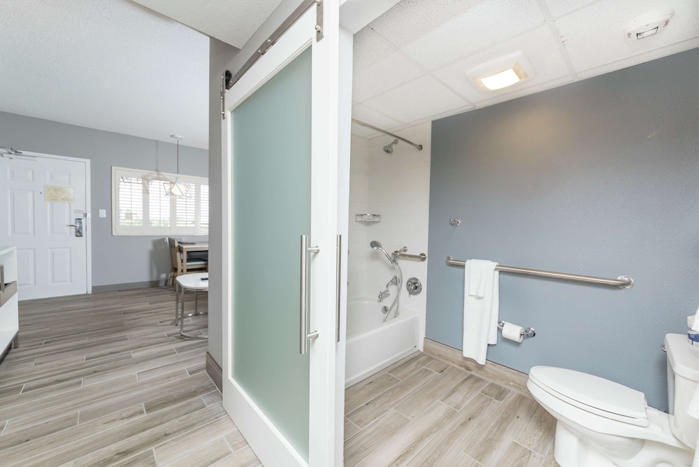 DoubleTree Suites by Hilton Hotel Melbourne Beach Oceanfront 17/69