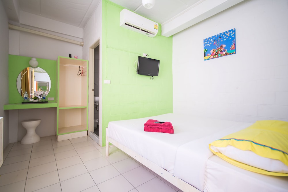 Sleep Sheep Phuket Hostel 24/61