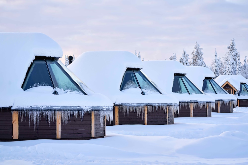 Northern Lights Village Levi 7/48