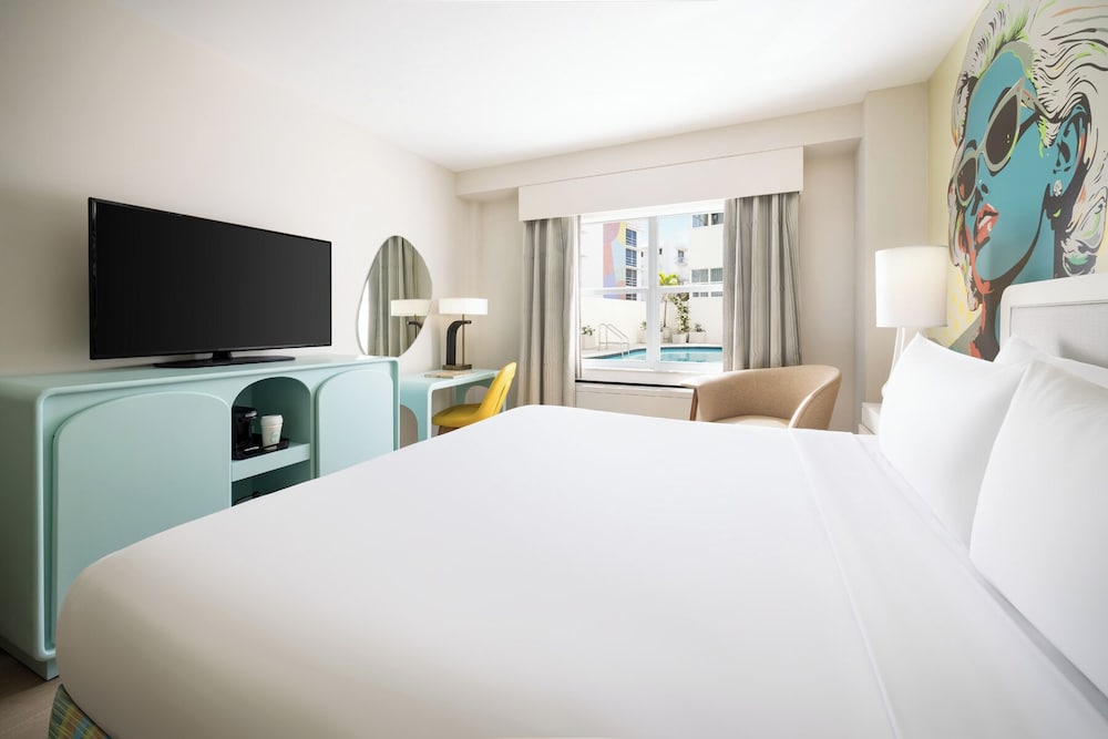 ROOM, KING BED, ACCESSIBLE
