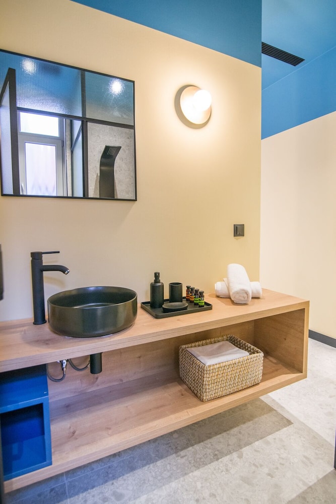 Metis Urbane Living Spaces 35/50
