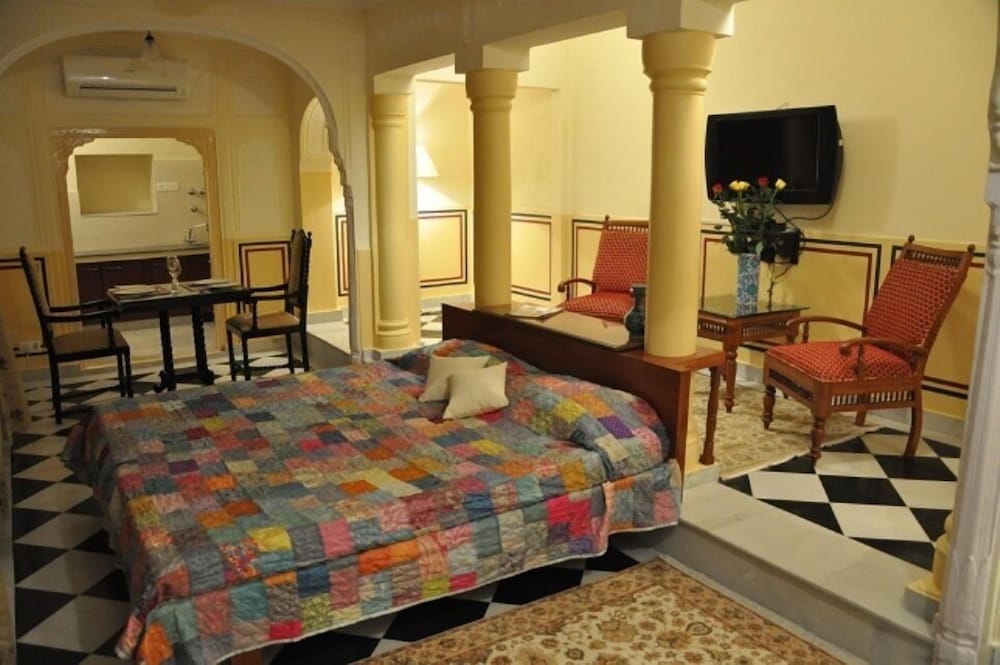 Khatu Haveli 35/61