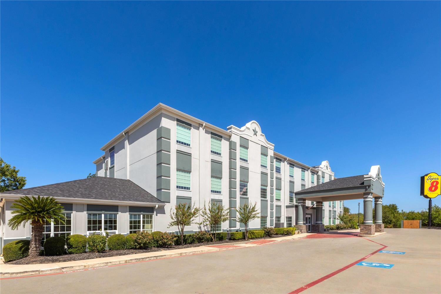Super 8 By Wyndham San Antonio/Alamodome Area 34/38