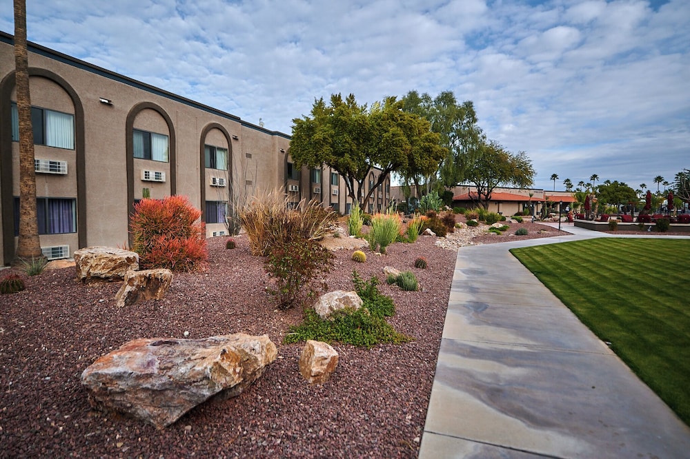 Voyager Resort Inn 37/41