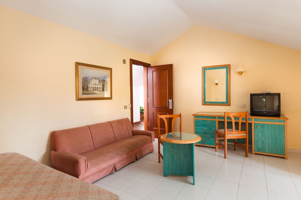 Hotel Parque San Antonio 46/75