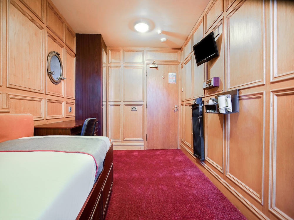 Rowers Hotel 20/48