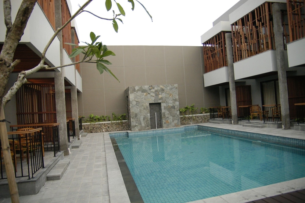 Grand Laguna Hotel And Villa 31/34