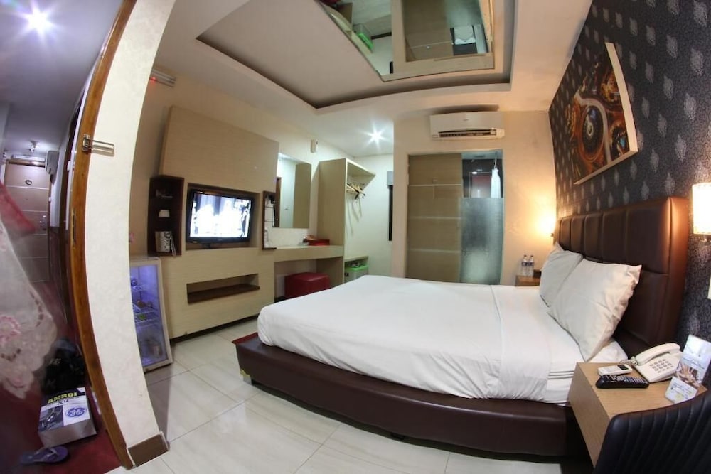 Antoni Hotel 15/35
