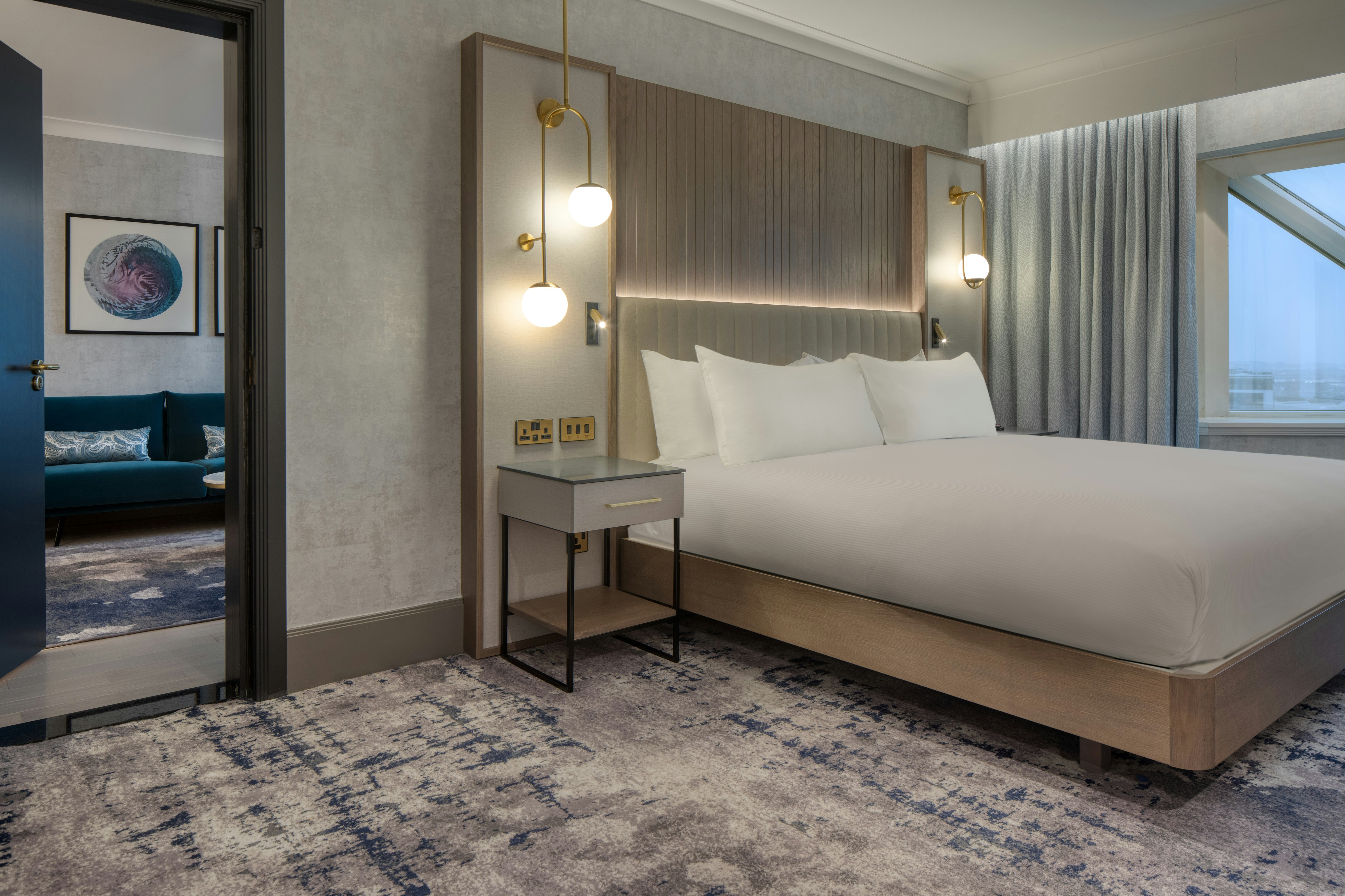 2 BEDROOMS, EXECUTIVE, SUITE