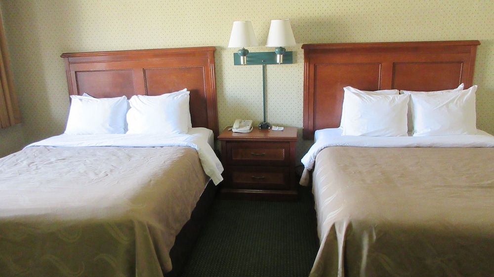 غرفة قياسية بسريرين كوين، Quality Inn Near China Lake Naval Station 3/7