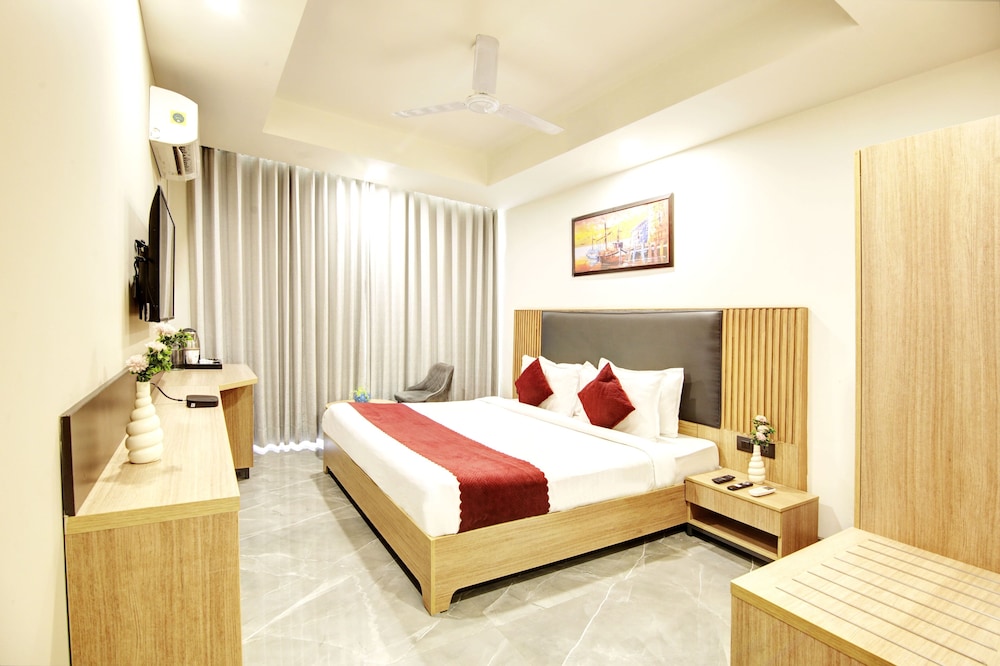 Saltstayz Premier - Cyber Hub 19/50