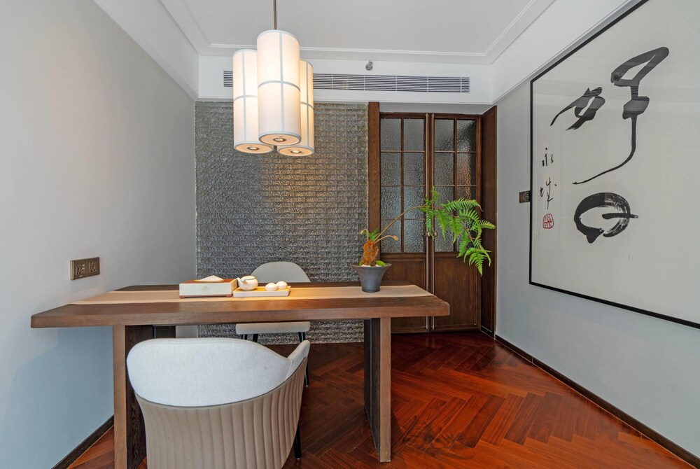 Howard Johnson By Wyndham Phnom Penh Tk 9/57