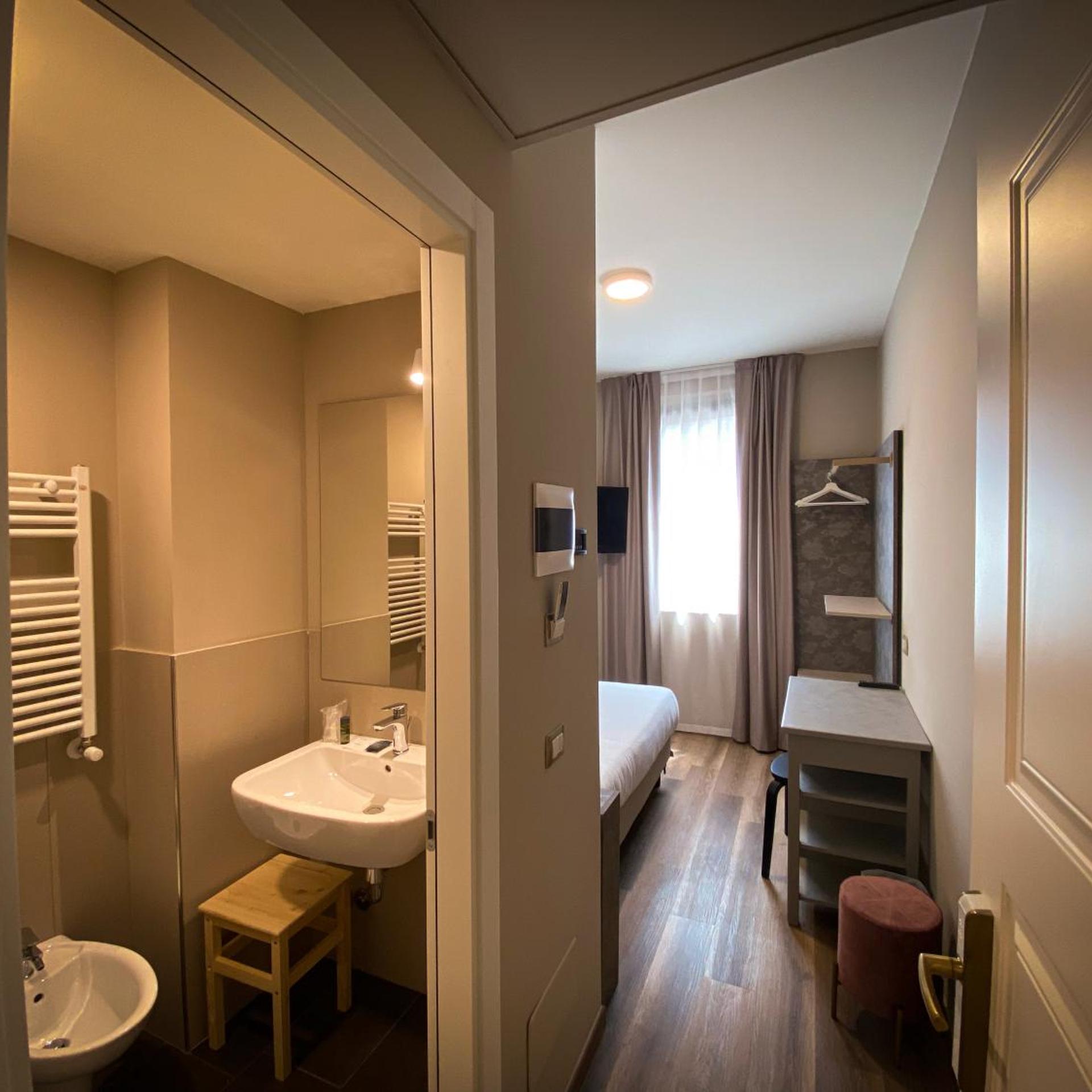 Della Rosa Hotel Ancona 34/36