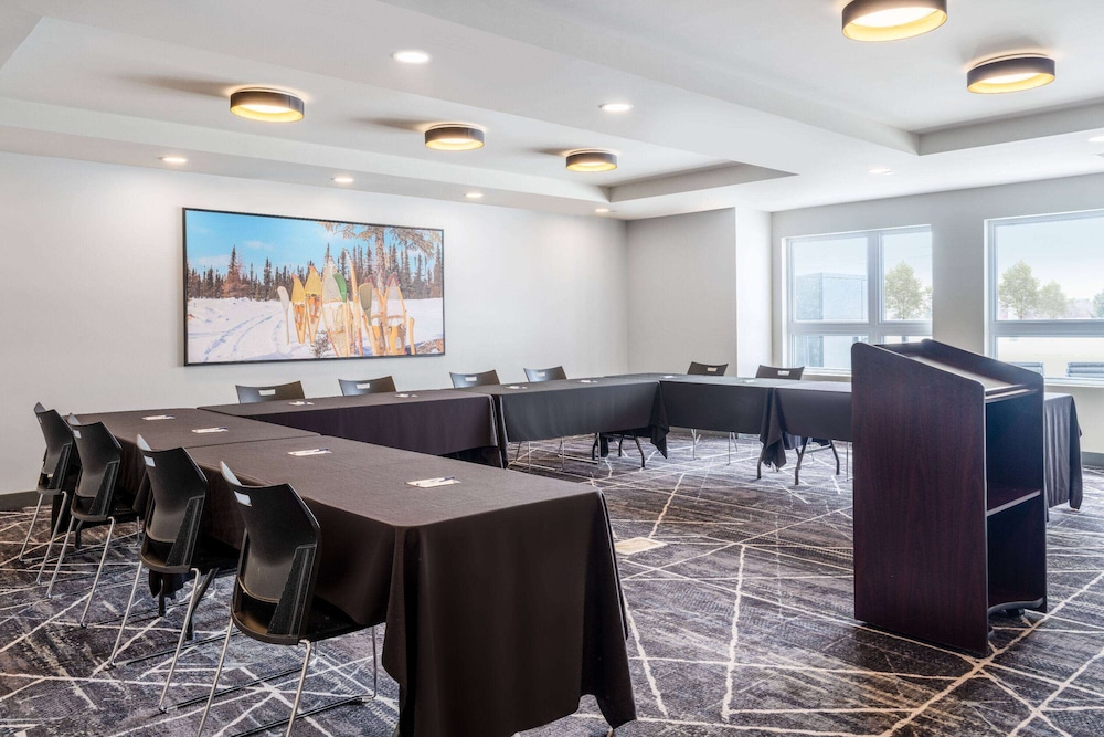 Microtel Inn & Suites by Wyndham Kanata Ottawa West 37/50
