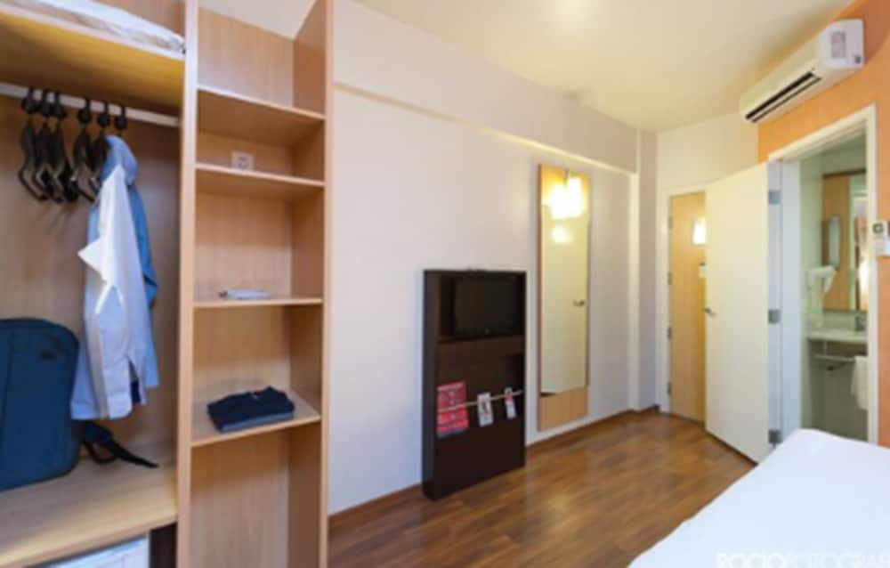 Ibis Uberlandia 39/56